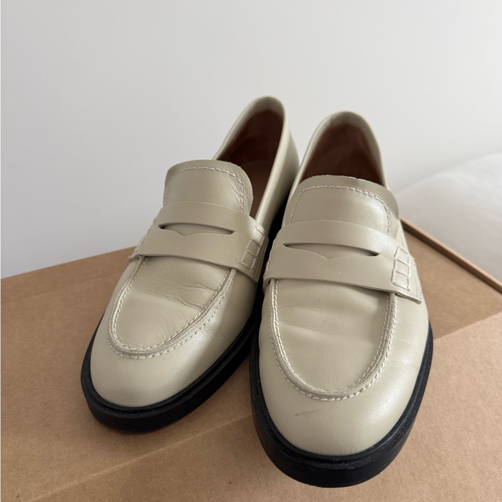 Flattered Sara Creme Leather Loafer - Picture 3 of 9